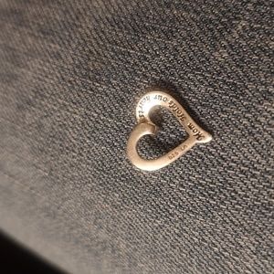 925 silver heart "mom holds our hearts"
